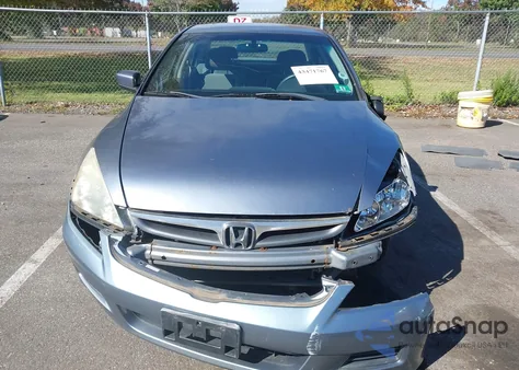 2007 Honda Accord 2.4 Lx z USA, uszkodzony, nr VIN 1HGCM56457A005595